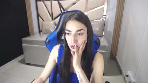 Snapshot of maily_a_ chatting on November 13, 2025, 3:05 am Maily online show from November 13, 2025, 3:05 am