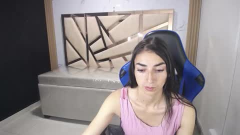 Snapshot of maily_a_ chatting on November 16, 2025, 3:01 am Maily online show from November 16, 2025, 3:01 am