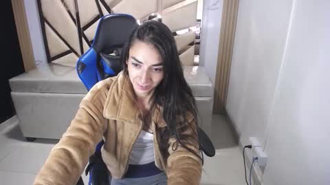 Snapshot of maily_a_ chatting on November 27, 2025, 2:46 am Maily online show from November 27, 2025, 2:46 am