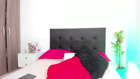 Mailyn online show from December 27, 2024, 12:34 pm