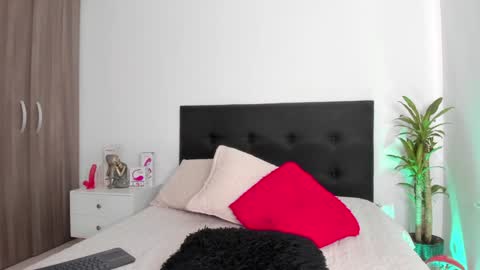 Mailyn online show from January 22, 2025, 4:23 pm