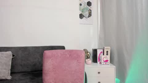 Mailyn online show from March 9, 2026, 5:39 pm