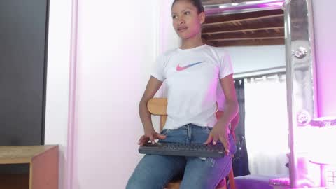 mailyn_gold online show from May 4, 2026, 11:50 am
