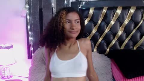 Snapshot of mailyn_gold chatting on May 11, 2026, 4:04 pm mailyn_gold online show from May 11, 2026, 4:04 pm