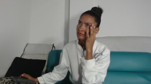 Snapshot of mailyn_gold chatting on June 19, 2026, 11:47 am mailyn_gold online show from June 19, 2026, 11:47 am