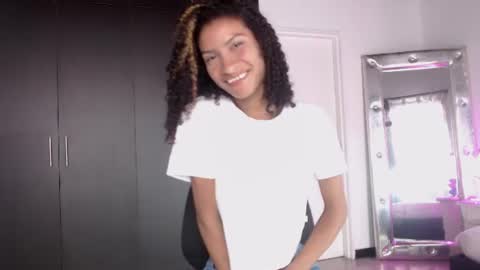 Snapshot of mailyn_gold chatting on June 23, 2026, 12:47 pm mailyn_gold online show from June 23, 2026, 12:47 pm