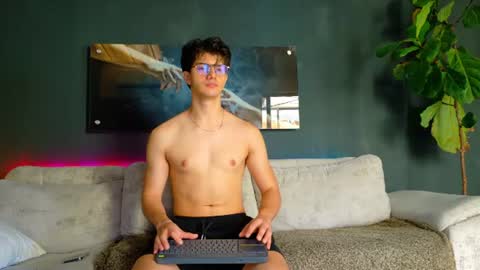 Bastian Arslan online show from June 27, 2026, 2:55 pm