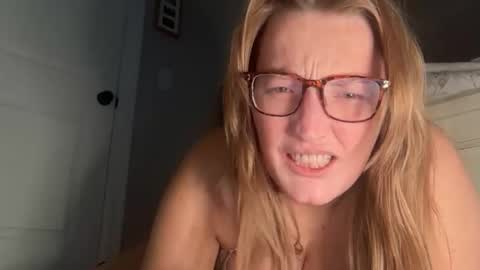 maisystellaxx online show from March 13, 2026, 1:23 am