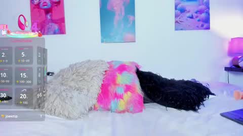 mai  online show from September 24, 2025, 7:50 pm