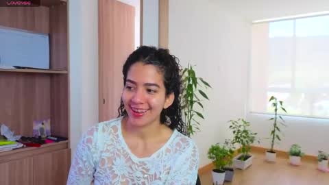 Snapshot of maithe_perroni chatting on June 4, 2026, 6:47 pm Lauu online show from June 4, 2026, 6:47 pm