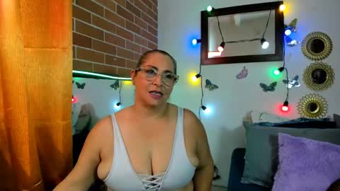 Snapshot of maja_hills chatting on February 22, 2025, 6:08 pm maja_hills online show from February 22, 2025, 6:08 pm