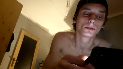 Snapshot of majlosustik chatting on December 4, 2024, 1:25 am majlosustik online show from December 4, 2024, 1:25 am