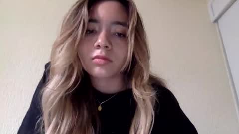 Snapshot of majo_gomezz chatting on May 12, 2026, 9:12 pm majo_gomezz online show from May 12, 2026, 9:12 pm