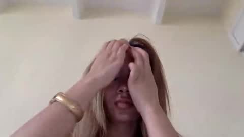 Snapshot of majo_gomezz chatting on May 14, 2026, 7:20 pm majo_gomezz online show from May 14, 2026, 7:20 pm