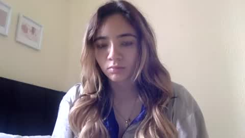 majo_gomezz online show from June 27, 2026, 4:23 pm