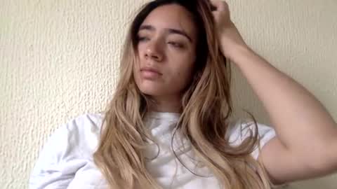 majo_gomezz online show from June 30, 2026, 5:14 pm