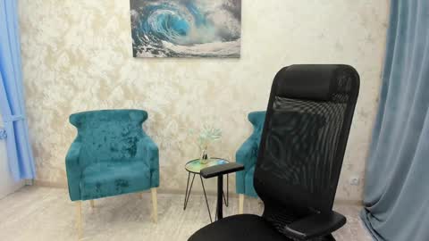 Chloe online show from February 27, 2025, 6:40 am