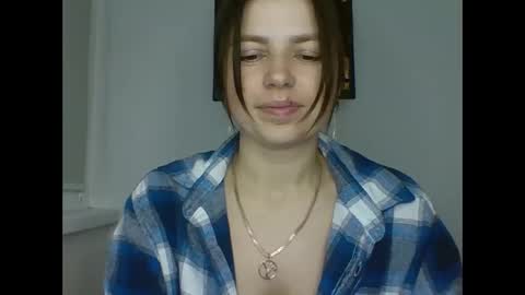 Snapshot of make_mesmile chatting on May 7, 2026, 6:24 pm make_mesmile online show from May 7, 2026, 6:24 pm