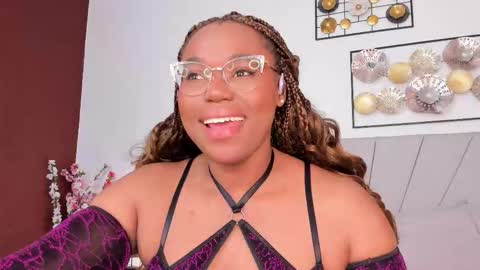 makena online show from November 20, 2025, 4:12 am