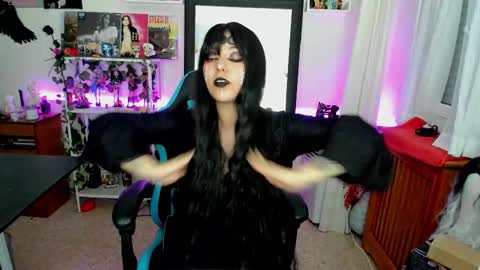 Snapshot of makii_33 chatting on October 12, 2025, 4:44 am ... ... online show from October 12, 2025, 4:44 am