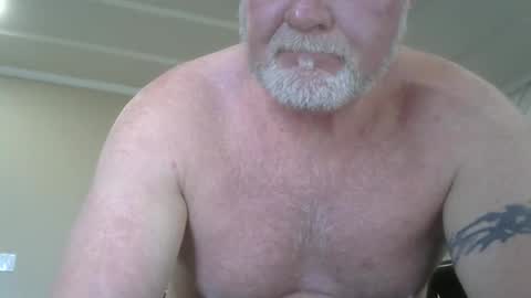 makinit08 online show from April 15, 2026, 4:25 pm