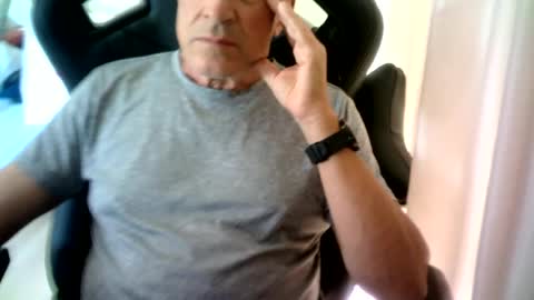 Snapshot of makis8989 chatting on July 6, 2026, 6:54 am makis8989 online show from July 6, 2026, 6:54 am