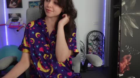 MakiyahBelle online show from December 17, 2024, 9:50 am