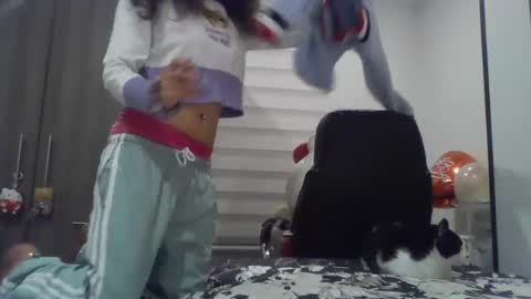 Snapshot of mal_norma chatting on December 5, 2024, 5:15 am Mal Norma online show from December 5, 2024, 5:15 am