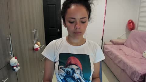 Snapshot of mal_norma chatting on February 3, 2025, 11:47 pm Mal Norma online show from February 3, 2025, 11:47 pm