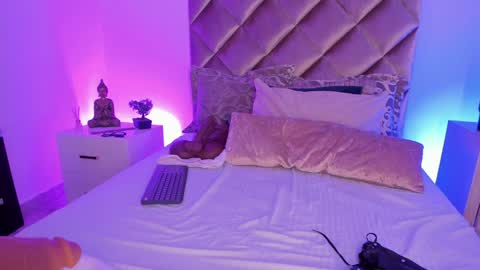 Snapshot of malaia_hills chatting on December 12, 2024, 10:31 pm Call Me Mala online show from December 12, 2024, 10:31 pm