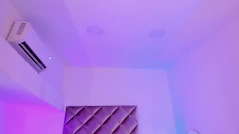 Snapshot of malaia_hills chatting on December 14, 2024, 7:25 pm Call Me Mala online show from December 14, 2024, 7:25 pm