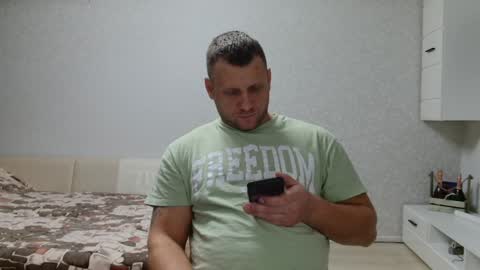 Snapshot of malchyshka chatting on December 17, 2024, 8:23 am malchyshka online show from December 17, 2024, 8:23 am