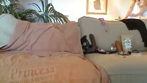 Sissy in stockings online show from December 28, 2024, 7:44 am