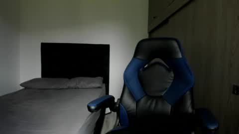 Snapshot of male_pussy chatting on April 17, 2026, 3:59 pm ADAM online show from April 17, 2026, 3:59 pm