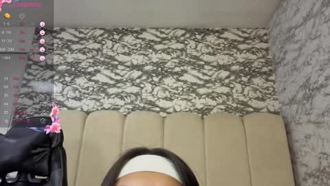 Snapshot of maleja_v_ chatting on December 4, 2025, 2:59 pm Hi Stream 800am to 200pm online show from December 4, 2025, 2:59 pm