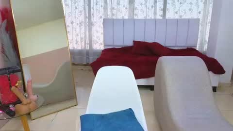 malen_fitnessmilf online show from July 23, 2026, 7:56 pm