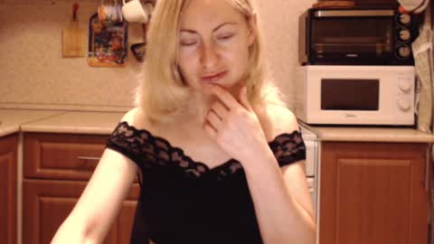 Malena online show from November 15, 2025, 9:21 pm