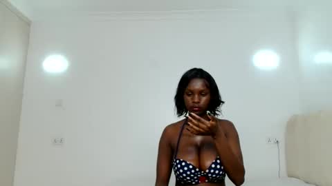 Snapshot of malia_baby chatting on June 2, 2026, 2:57 am malia online show from June 2, 2026, 2:57 am