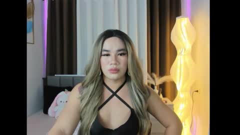 Snapshot of malia_nicole chatting on October 14, 2025, 6:36 am malia online show from October 14, 2025, 6:36 am