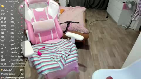 malina_lovely online show from October 24, 2025, 1:03 am