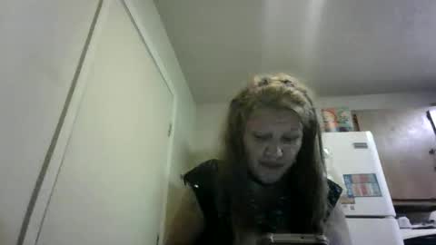 Snapshot of malinda702 chatting on November 14, 2025, 3:05 am malinda702 online show from November 14, 2025, 3:05 am