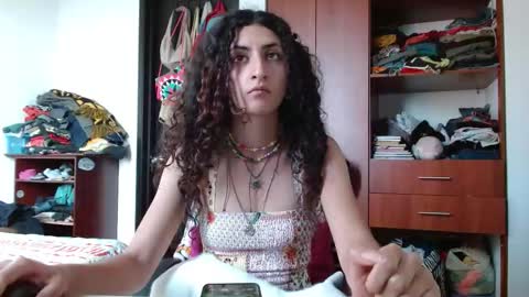 Snapshot of malitamuymal22 chatting on November 6, 2025, 9:59 pm Malita online show from November 6, 2025, 9:59 pm