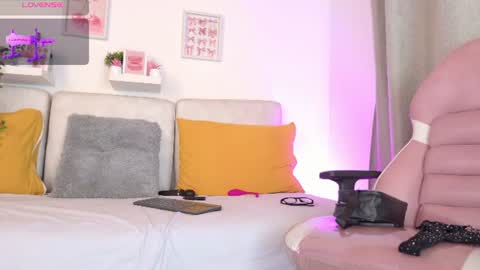 Snapshot of malka_burning chatting on June 15, 2026, 7:38 pm Malka online show from June 15, 2026, 7:38 pm