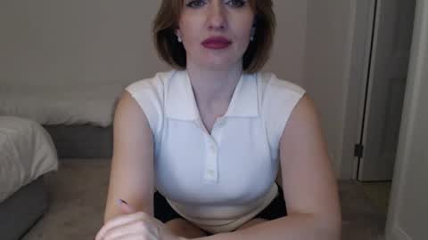 mallinia online show from March 9, 2025, 7:59 pm