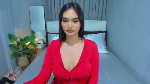 Snapshot of mallorygil chatting on December 6, 2024, 5:53 am Mallory online show from December 6, 2024, 5:53 am