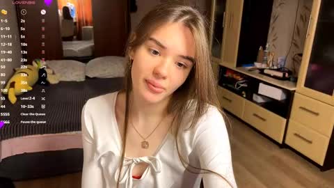 Jinny online show from May 12, 2026, 3:53 pm
