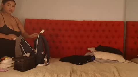 Lory  online show from April 11, 2026, 7:07 pm