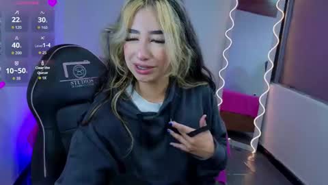 Snapshot of malory_tay chatting on September 8, 2025, 7:02 pm Malory online show from September 8, 2025, 7:02 pm