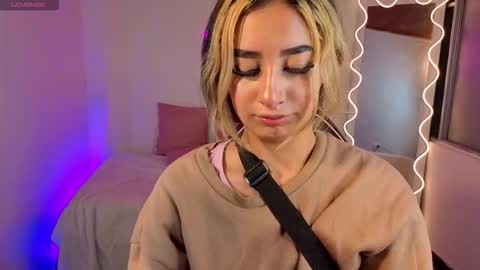 Snapshot of malory_tay chatting on October 9, 2025, 11:52 am Malory online show from October 9, 2025, 11:52 am