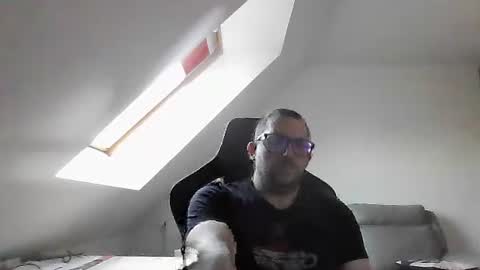 breton online show from October 12, 2025, 7:29 am